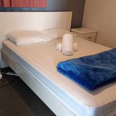Homestay, Handy City Center クライストチャーチ エクステリア 写真